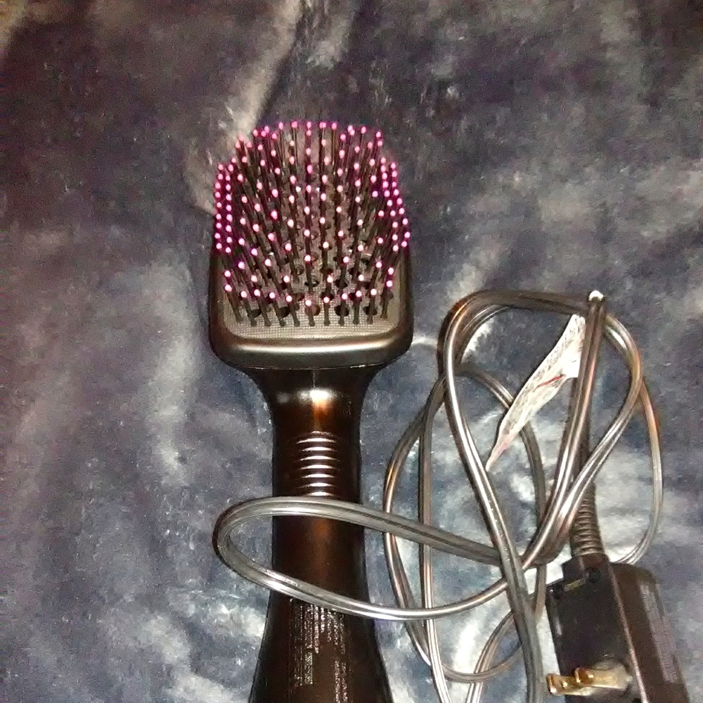 Salon one step hair dryer and paddle brush